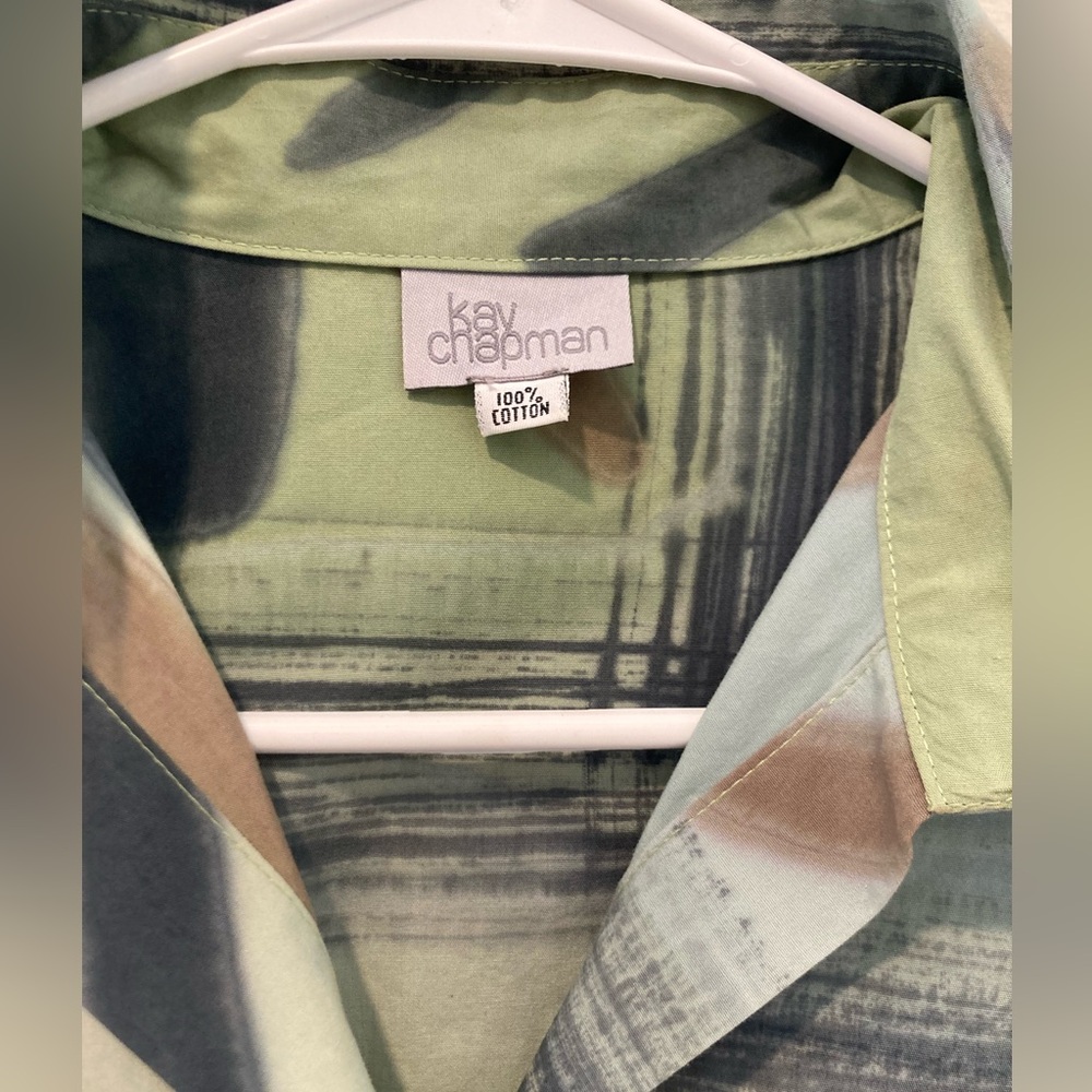 Kay Chapman Abstract Button-Up Tunic - Picture 2 of 5